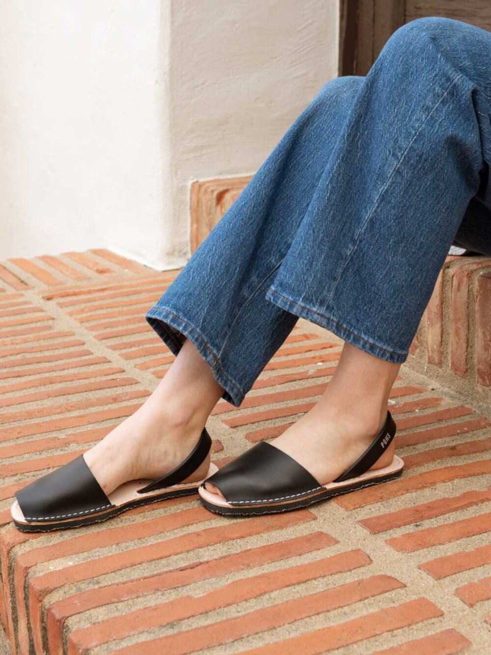 PONS Women's Black Leather Slingback Sandals